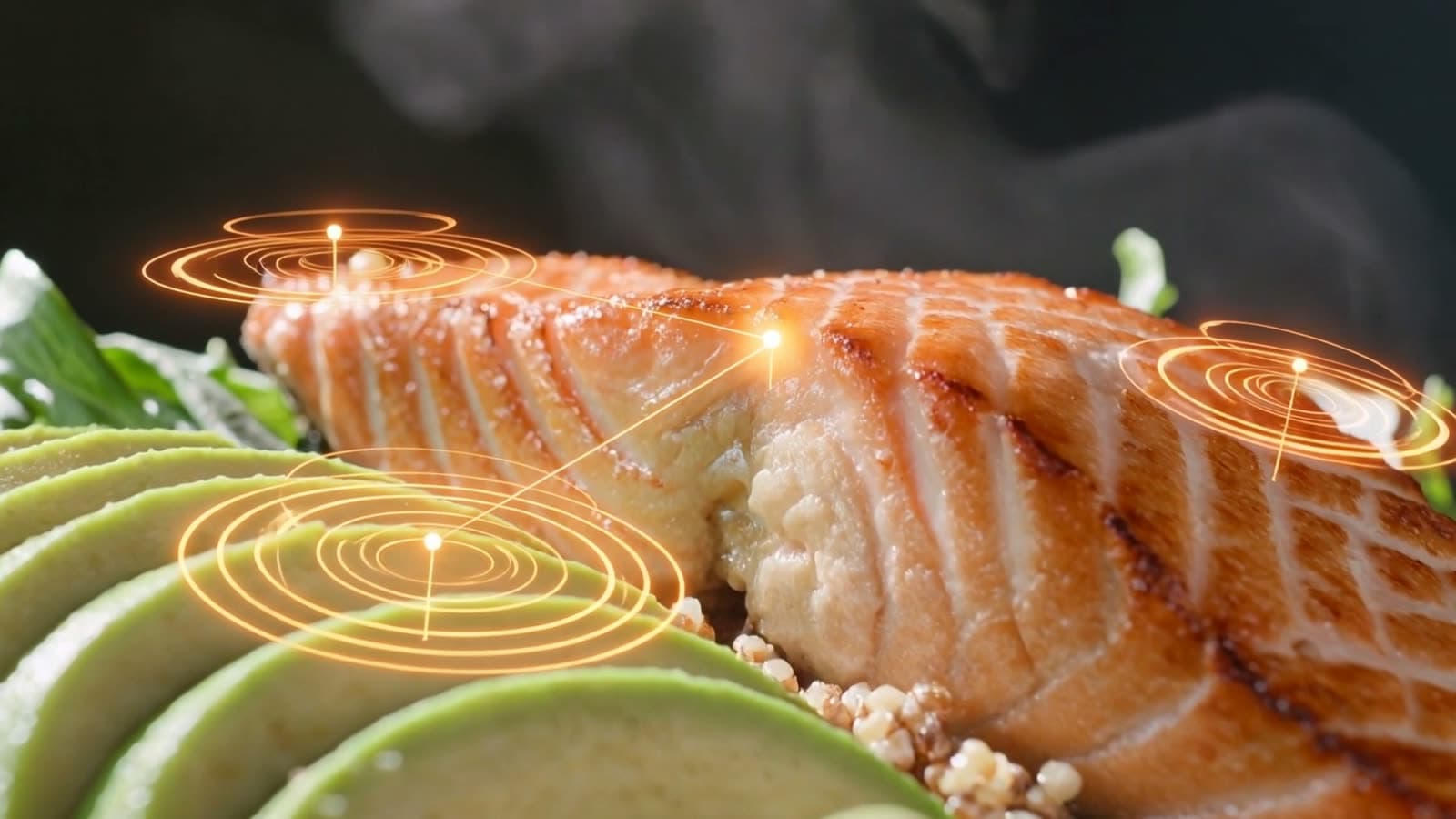 A salmon and avocado bowl with Fitnutri's analysis markers on each ingredient